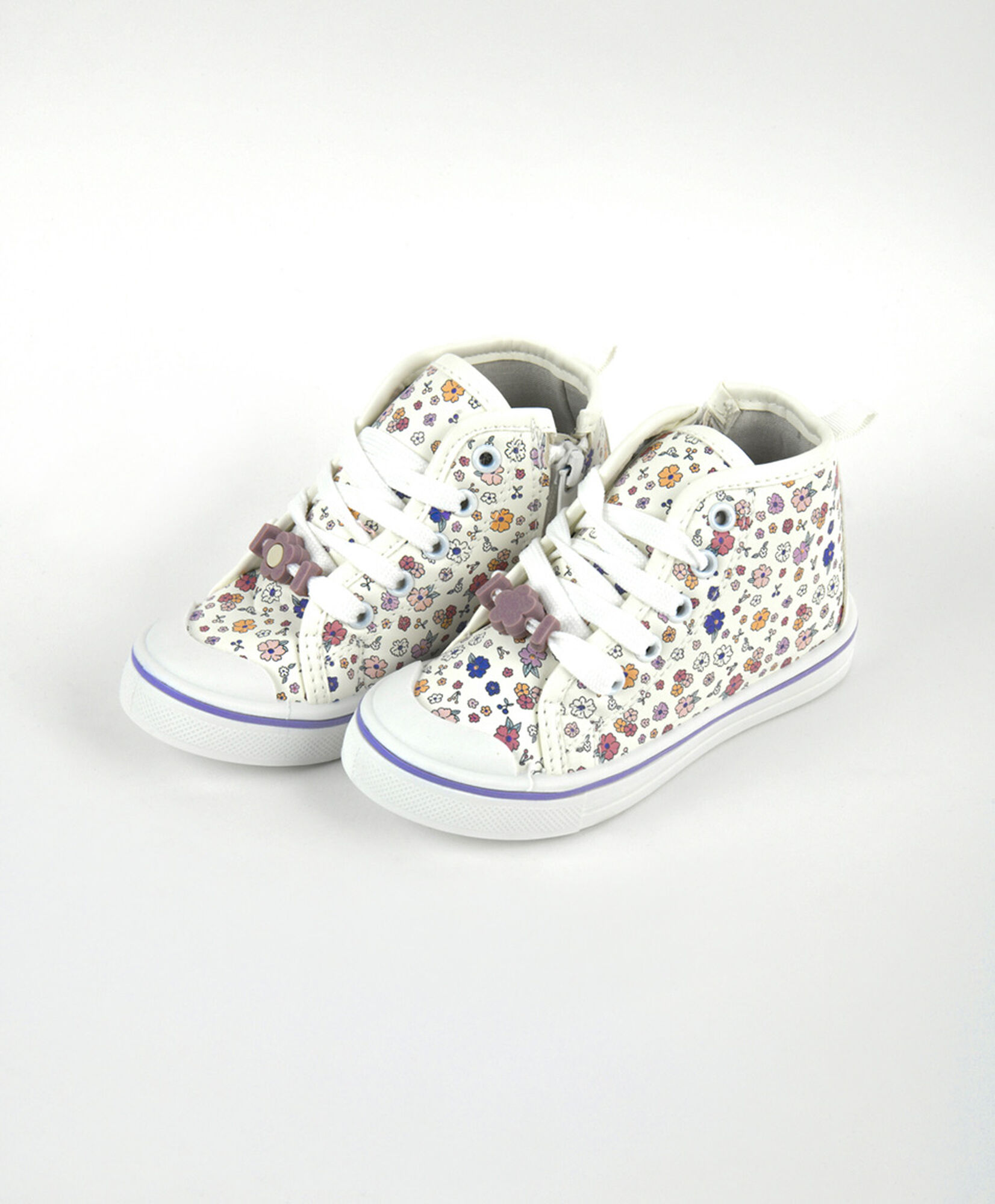 Zapatilla infantil (23 a 28) florcitas 