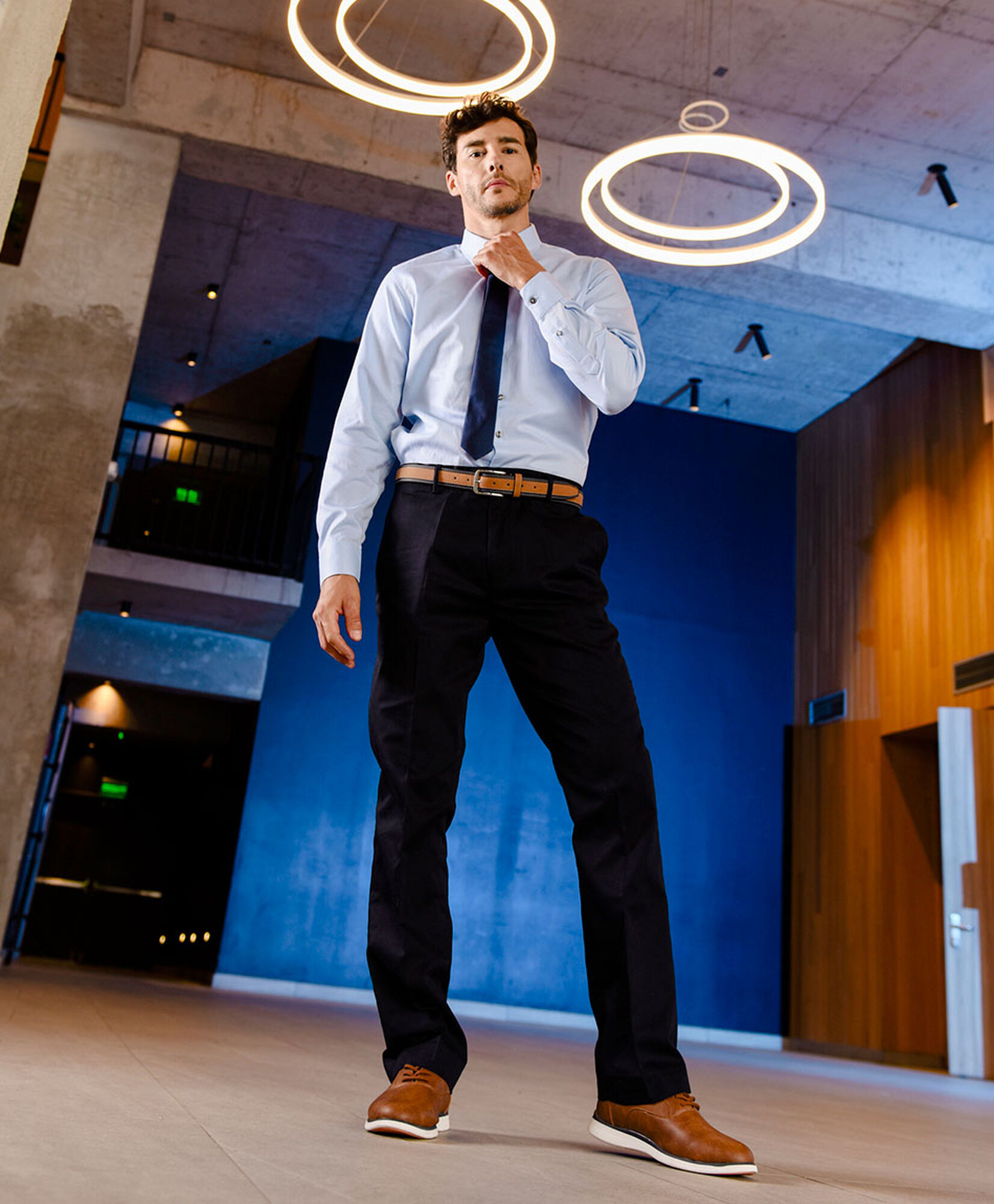 Pantal&oacute;n hombre clÃ¡sico azul oscuro 