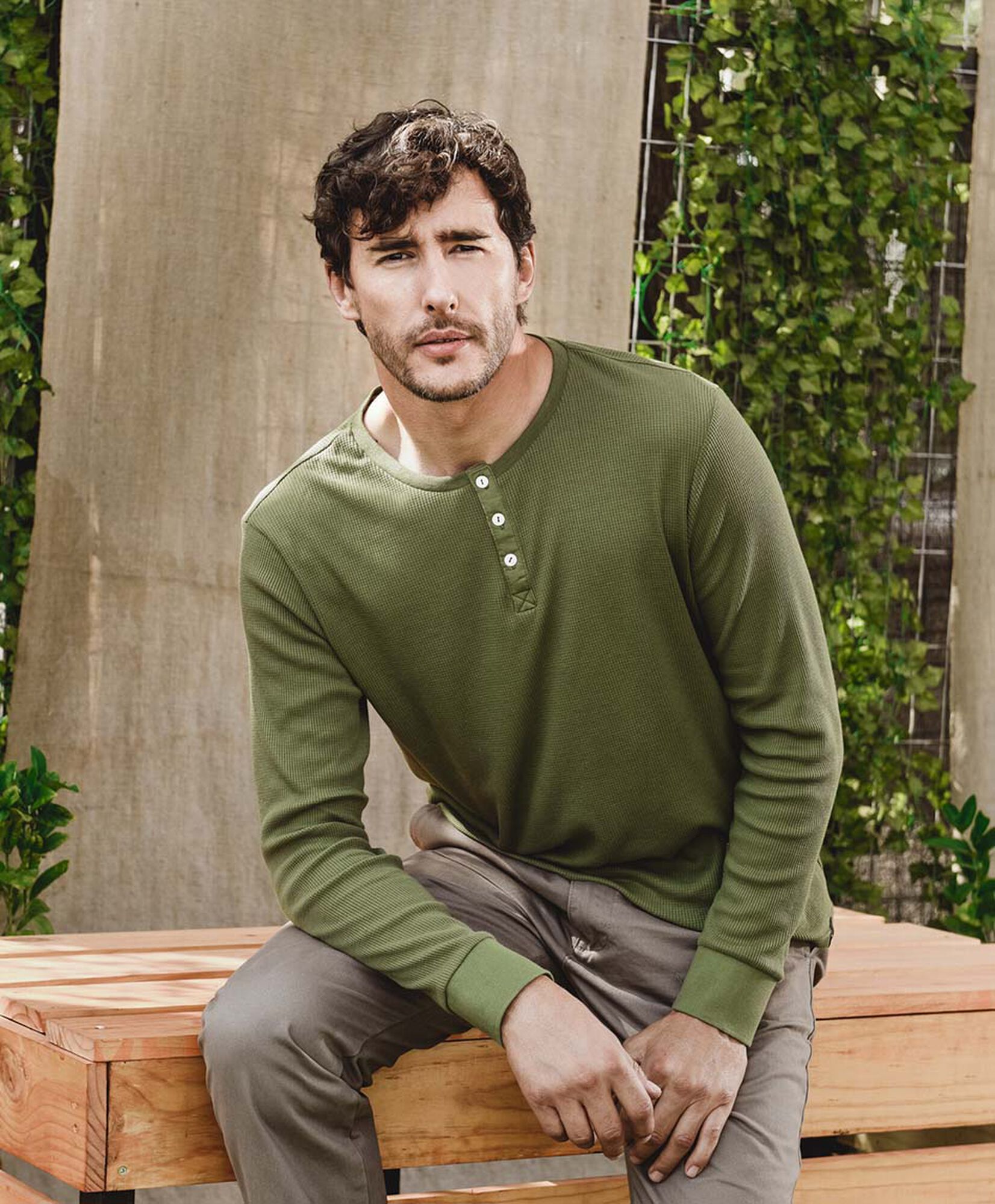 Polera hombre botones verde 