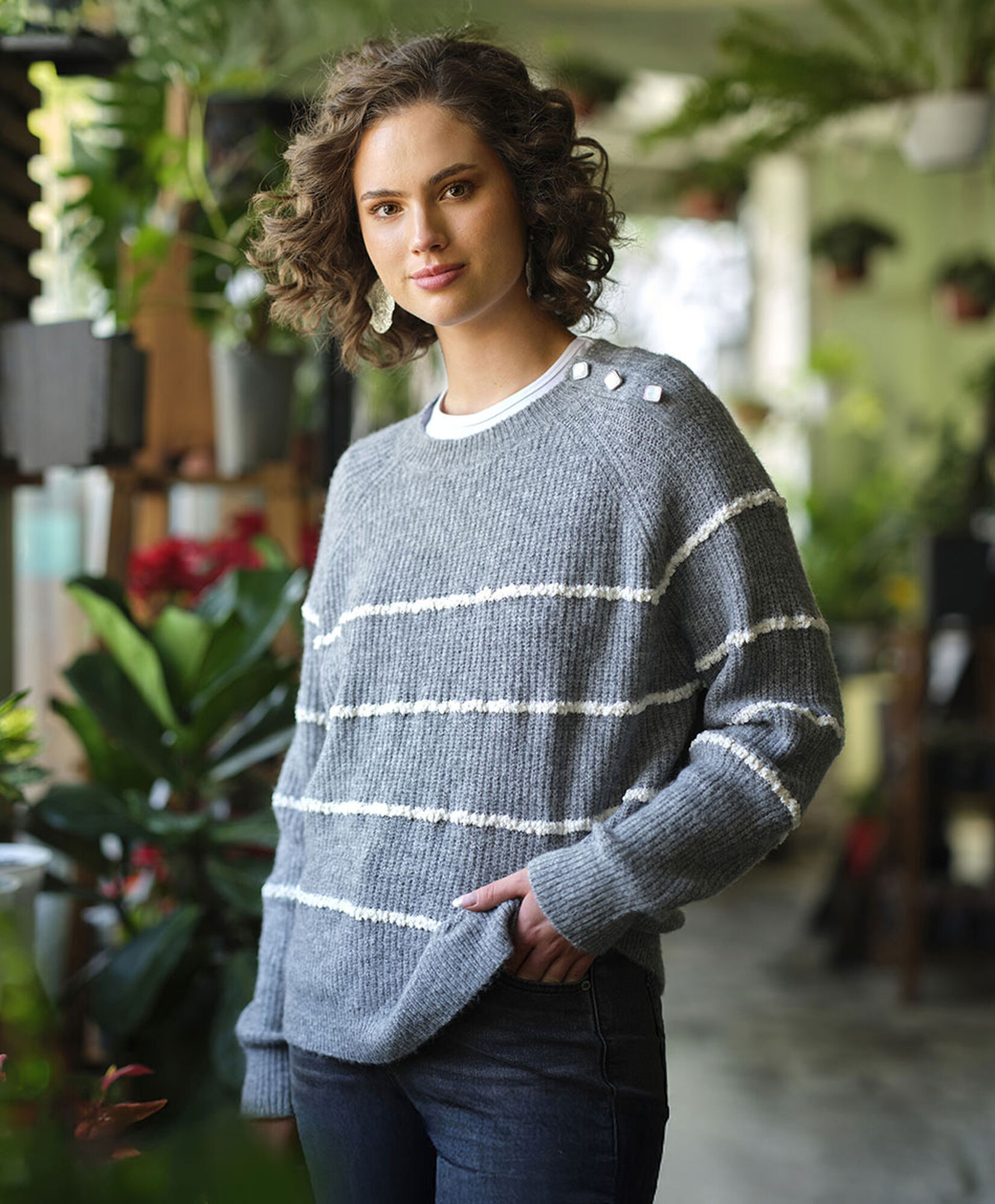 Sweater mujer líneas detalle hombro 1 Sweater mujer líneas detalle hombro